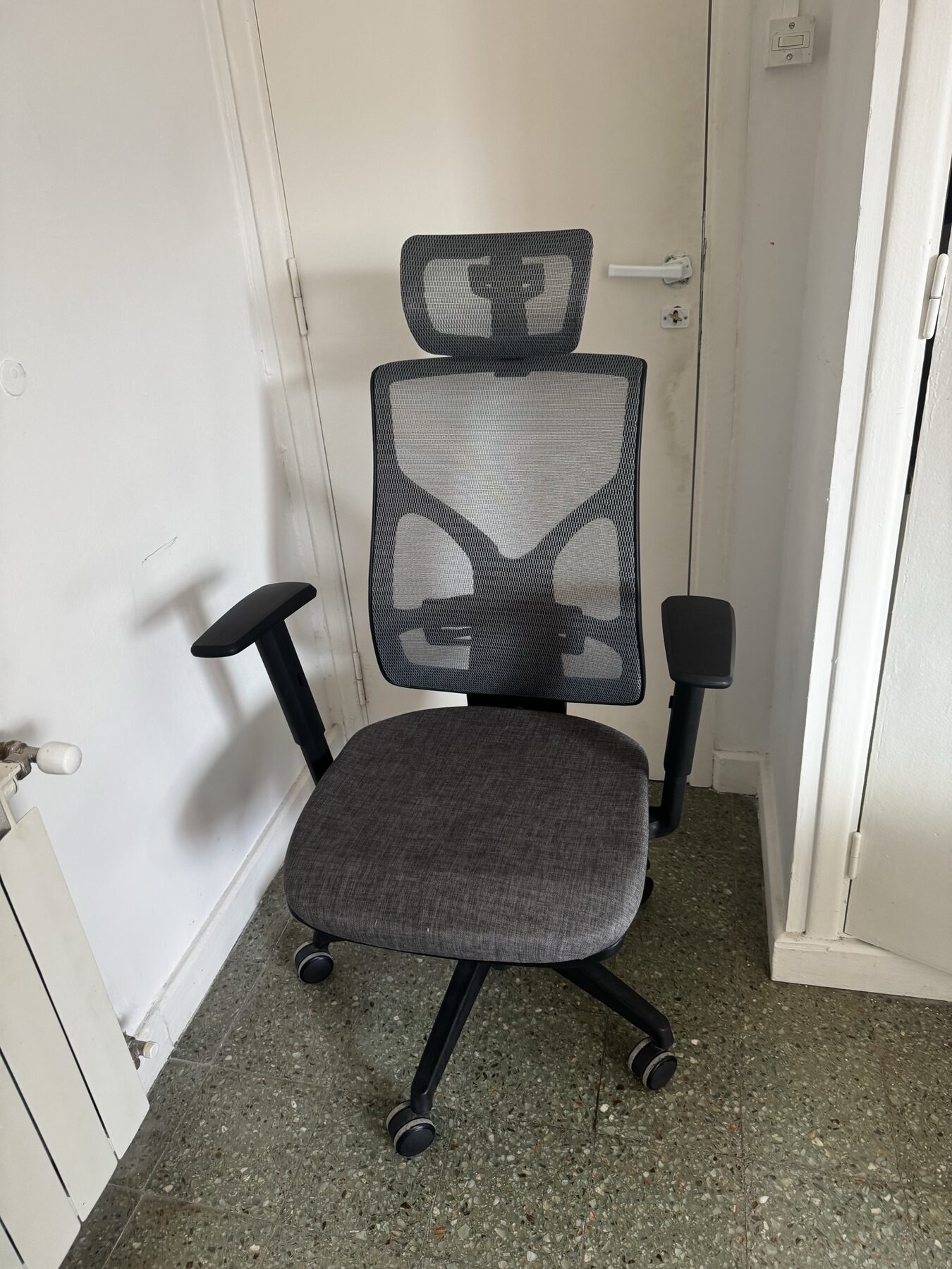 Silla de Escritorio Rolic Cool Gamer Ergonómica (Gris/Negra, mesh + spazio)